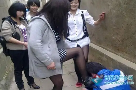 浅析五种家庭成因,导致青少年校园暴力