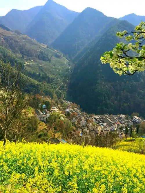 美丽的小山村—万二自然村