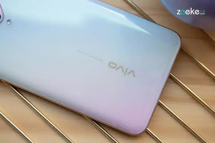 vivoy9s图赏在颜值即正义的时代奇招往往出奇效