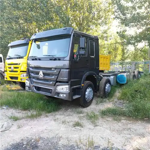 青岛出口二手豪沃半挂牵引车 拖拉机拖车头 371马力 6x4国三排放