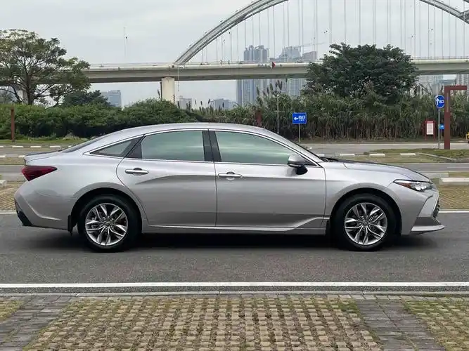 丰田 亚洲龙  2021款 2.5l 豪华版图片