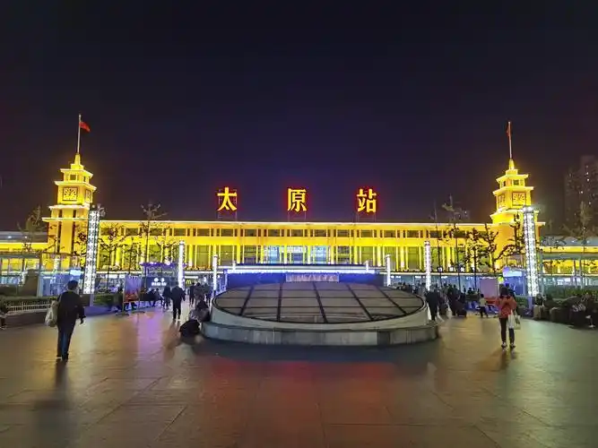 夜景随拍_太原迎泽大街