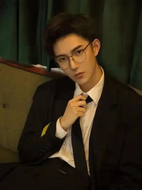 这些抖音男神都是照骗?看视频时"哥哥我可以",看生图时"大哥你谁