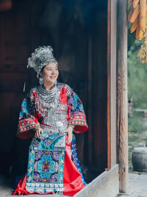 苗族女子