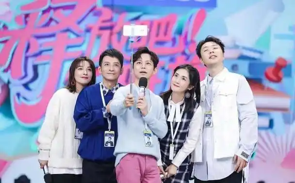 娱乐圈的世态炎凉,在何炅身上体现得淋漓尽致