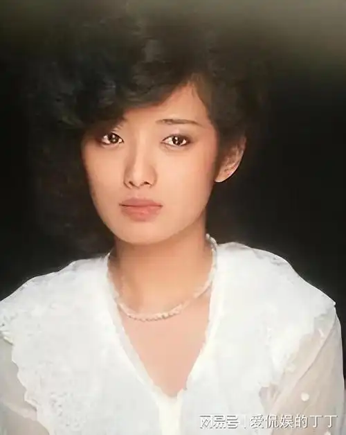 被山口百惠老年状态惊艳到了64岁发腮发福穿衣极简却气质高级