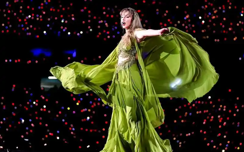 【4k收藏级】霉霉神仙香水enchanted*taylor swift|时代巡演大电影