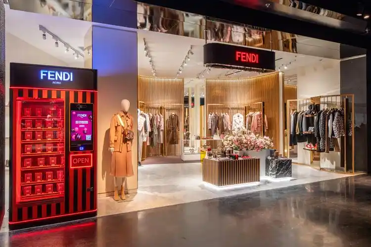 迎接春节,fendi开新店,推限定款