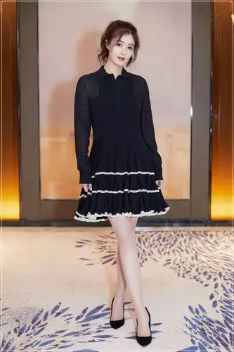 蒋欣瘦到都敢穿短裙了这腿细得简直不敢认网友减肥成功了