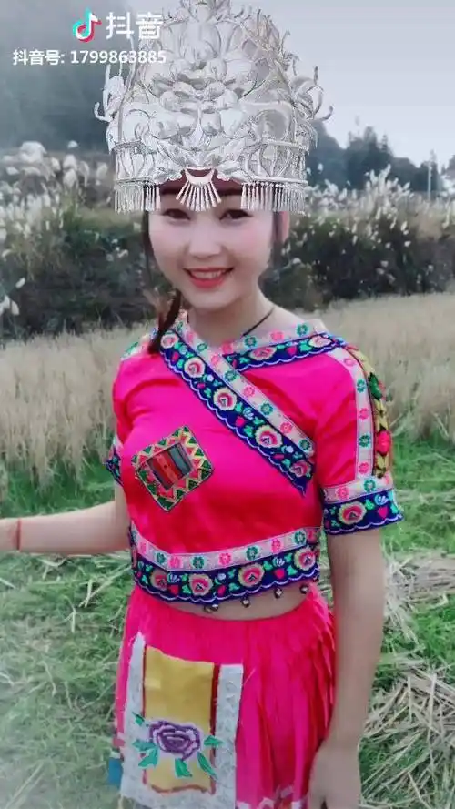 农村小姑娘有人喜欢吗喜欢的话就给颗小大冬天的真的是美丽冻人