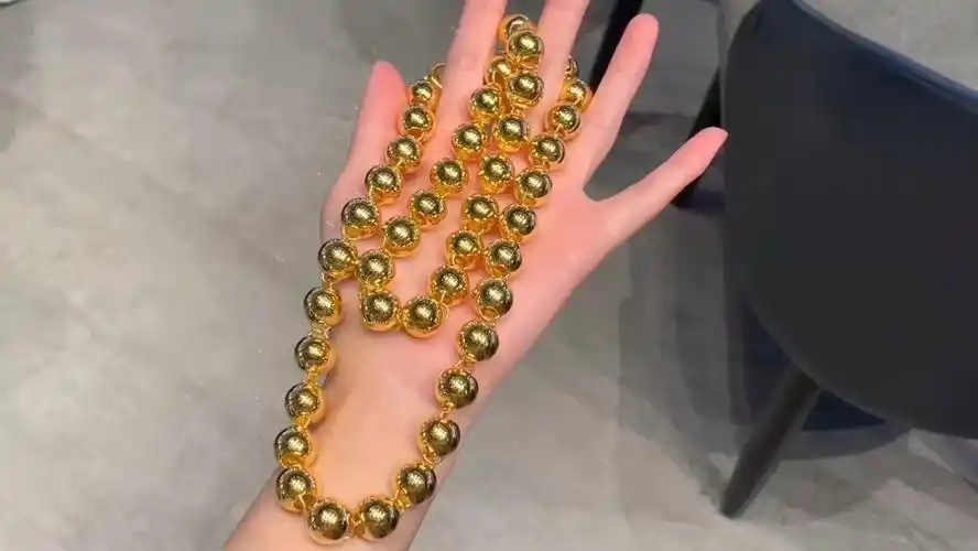 一百多克的大金链子都被我拍的显得清新了