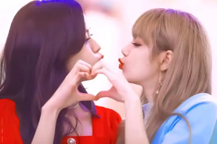 blackpink闺蜜头,情头荔枝cp lisa,jisoo,金智秀自制自调滤镜可抱图