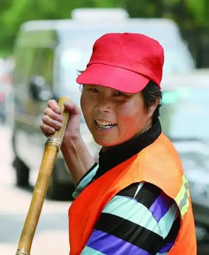 劳动是美丽的——不同岗位坚守者的表情-本地资讯动态-爱博仁人力资源