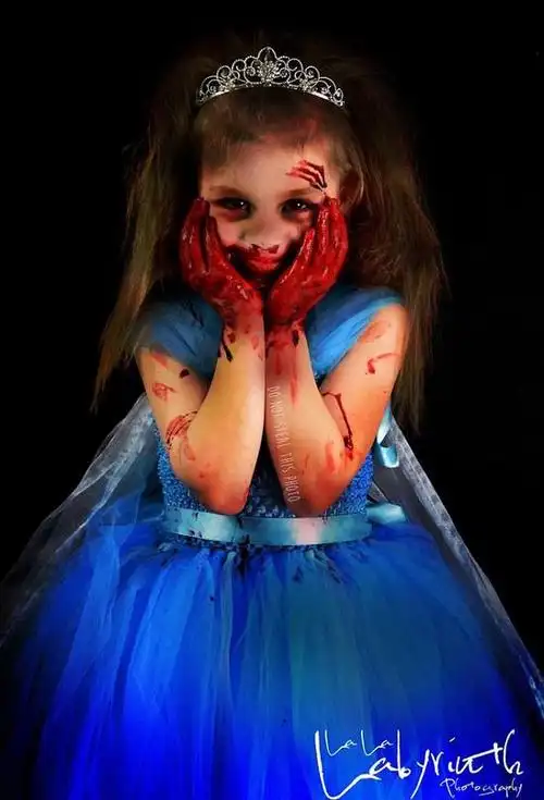 艺术收藏 最新资讯    罗斯说:"有一次,一个小女孩打扮成睡美人僵尸