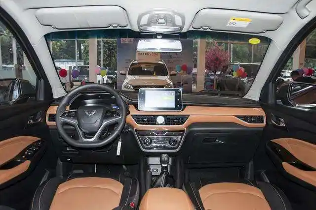 五菱宏光自动汽车 五菱宏光自动挡轿车