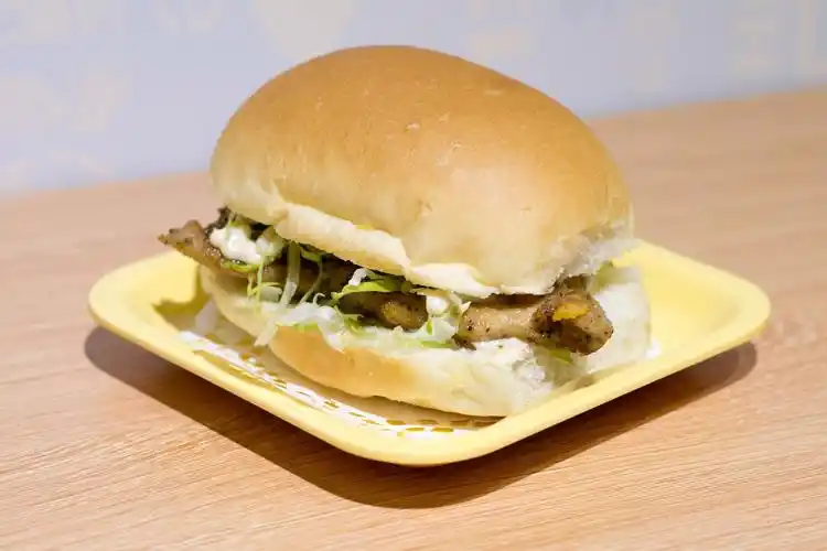 风靡容桂的猪扒包,强势登陆龙光尚街!90个招牌扒包免费送!