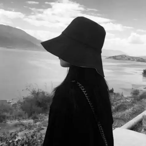 一组黑白女头像伤感高冷12张不要犹豫了换上了