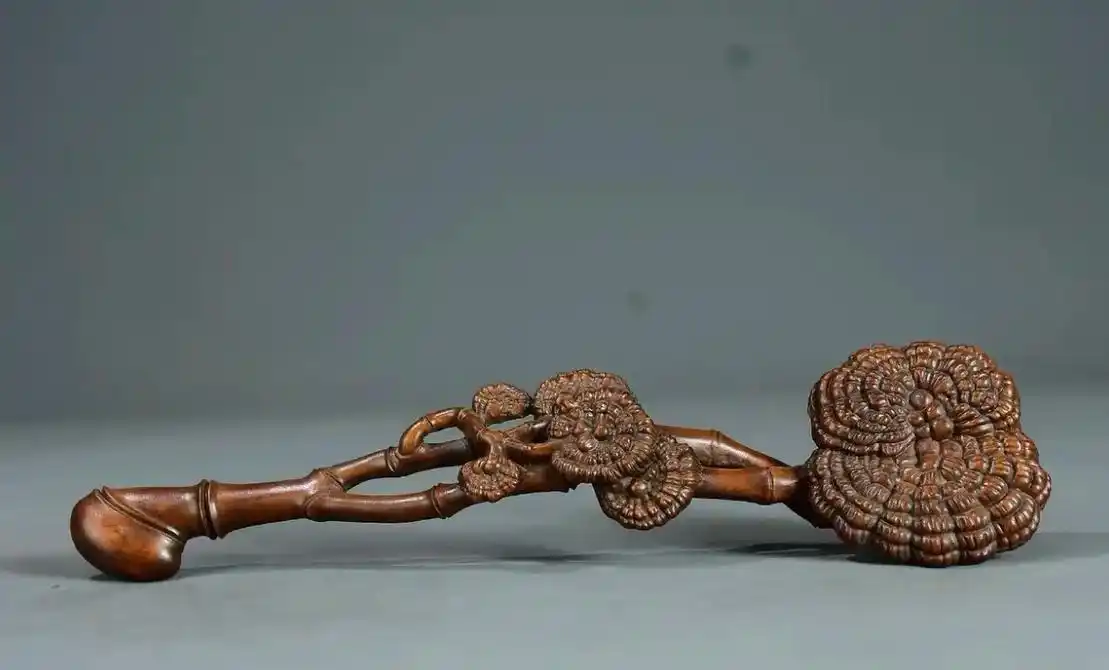黄杨木 灵芝如意.【灵芝如意】 利用木料原型缕雕制作,纯手工 - 抖音