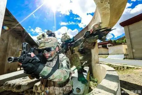 武警首支星空迷彩部队曝光