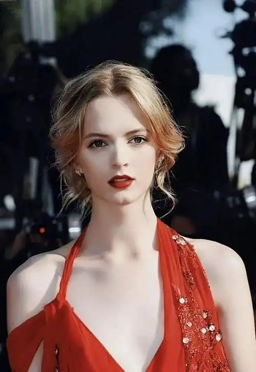 俄罗斯人名字大全女,俄罗斯人名(8大高颜值俄罗斯美女)