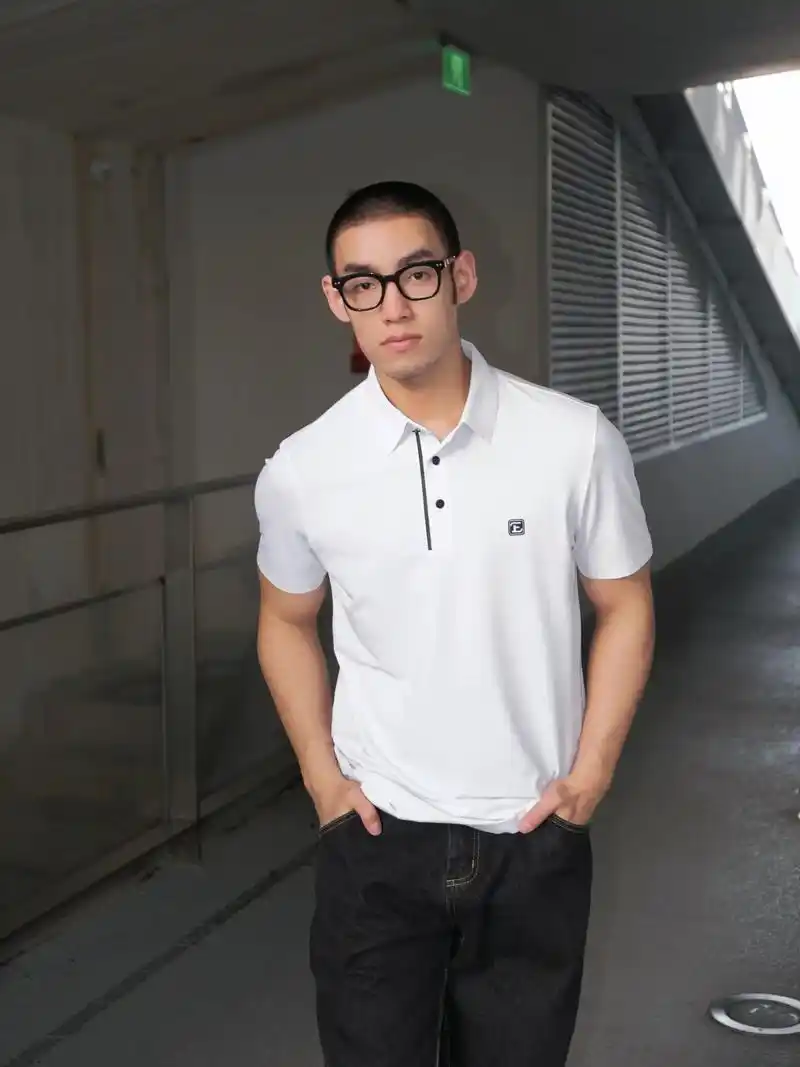 成熟稳重高级感型男穿搭推荐 #寸头男孩 #硬汉形象 #男人 - 抖音