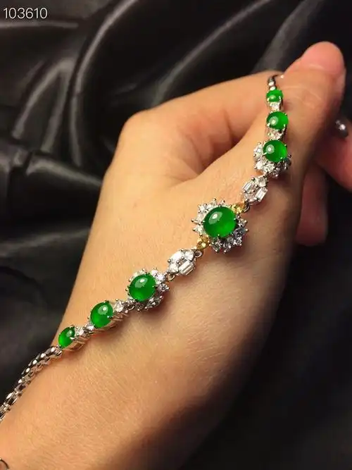 时尚新款帝王绿翡翠蛋面手链女款 18k金镶嵌天然a货翡翠手链空托