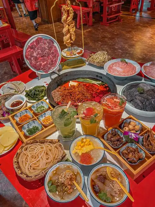 重庆老火锅荤菜6r素菜2r60水果茶太好喝了