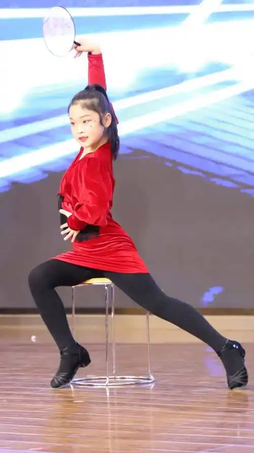 青岛通济实验学校的"小小舞蹈家"们_年级_社团_小学部