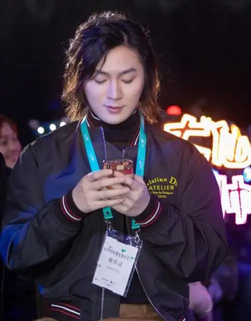 谁说张大仙不火了看到他的贡献榜榜一是谁后网友秒变一哥