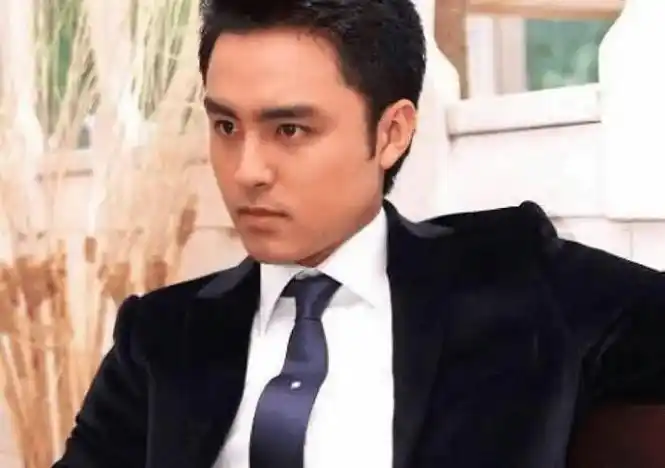 明星取艺名不足为奇,这15位明星连姓都换了_名字_本名_尹正