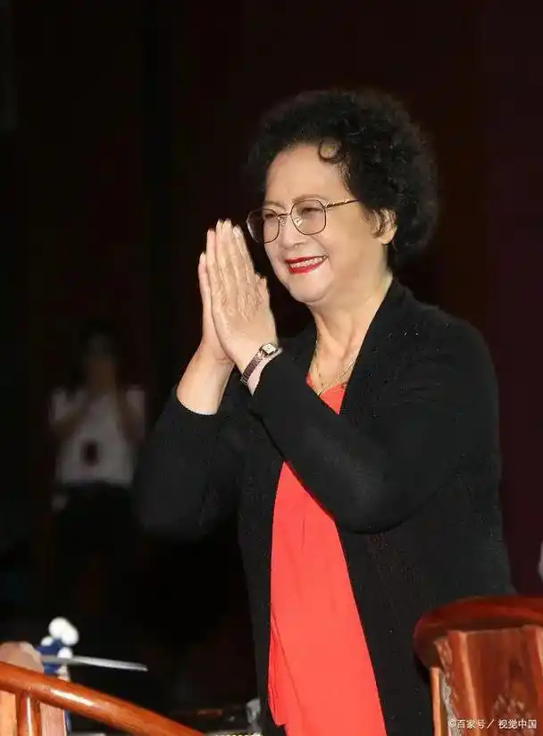 我师傅左大玢老师《西游记》观音菩萨的扮演者,大气,虔诚,朴实 - 抖音