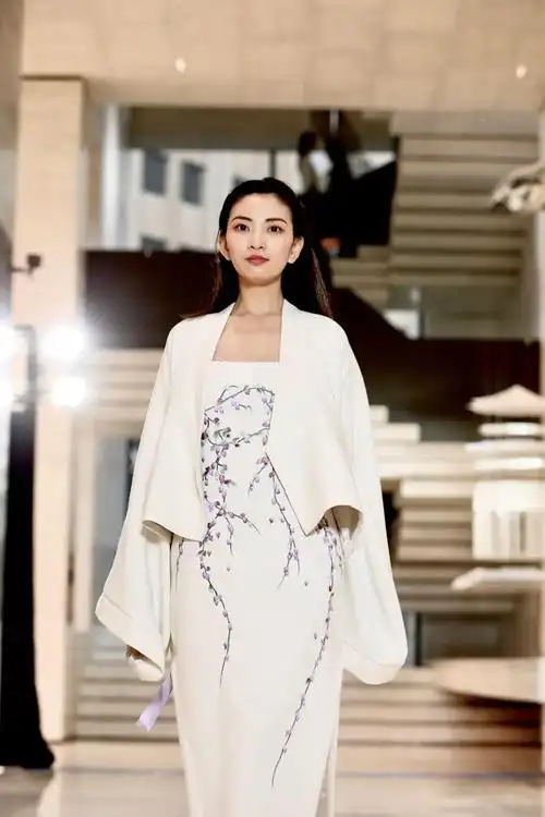 "莫吉托",沈阳中式服装设计师张彦张突然是也.