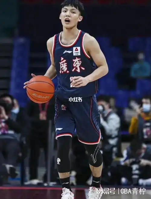 徐杰效力cba4个赛季拿到三个总冠军一共赚了多少钱