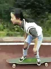妹子还好吗滑板摔倒gif动图_动态图_表情包下载_soogif