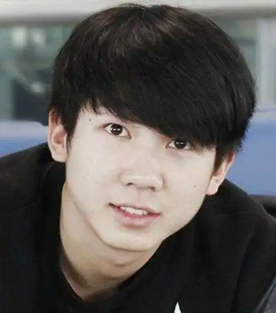 男生高颧骨适合什么发型 九种发型修饰你的脸型