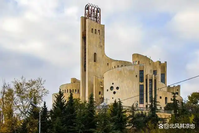 25座苏联时期的建筑未来主义的魔幻之作