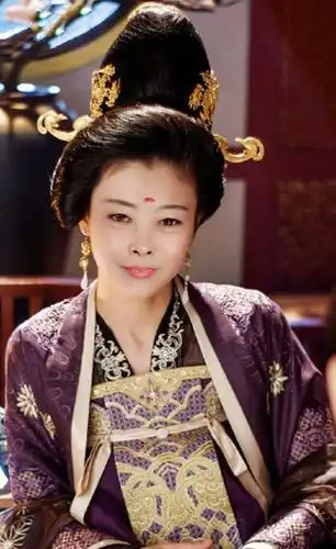 清朝后宫嫔妃服饰的韵美【图片p图】