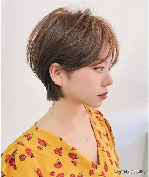 2022流行发型减龄烫卷(烫卷挑染公主切)(1)