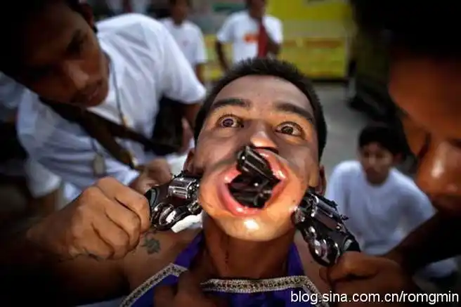 世上最恐怖的人体穿刺【组图】