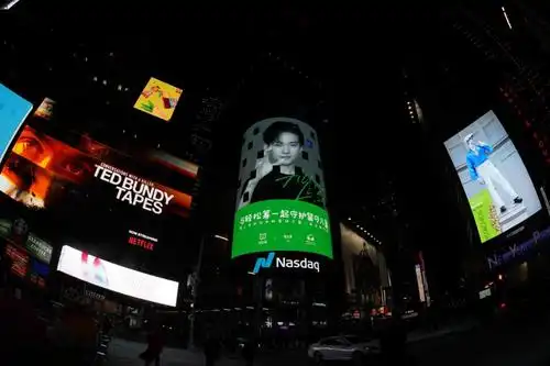 王菲,易烊千玺,轻松筹公益海报登陆全国 引爆民众公益热情