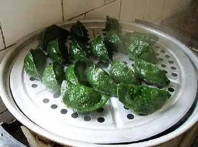 p data-id="gnb4zmeov3">青饺是浙江天台传统的特色小吃之一.