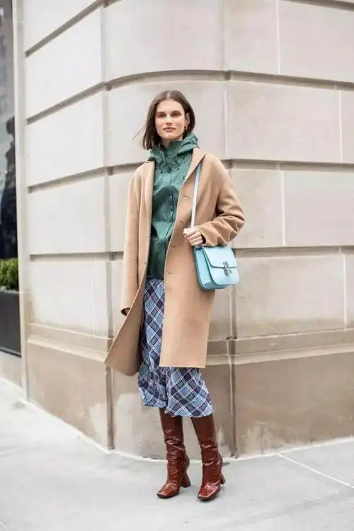 驼色大衣搭配什么颜色内搭,驼色的***30种颜色搭配