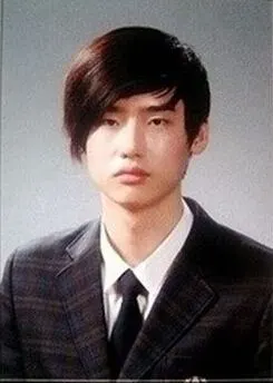 宋仲基李敏镐赵寅成李钟硕金秀贤南柱赫 盘点韩国男星毕业照