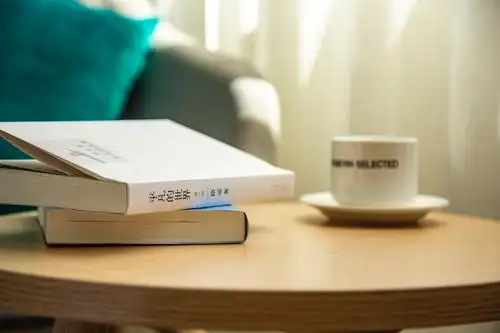 一本书一杯咖啡足以