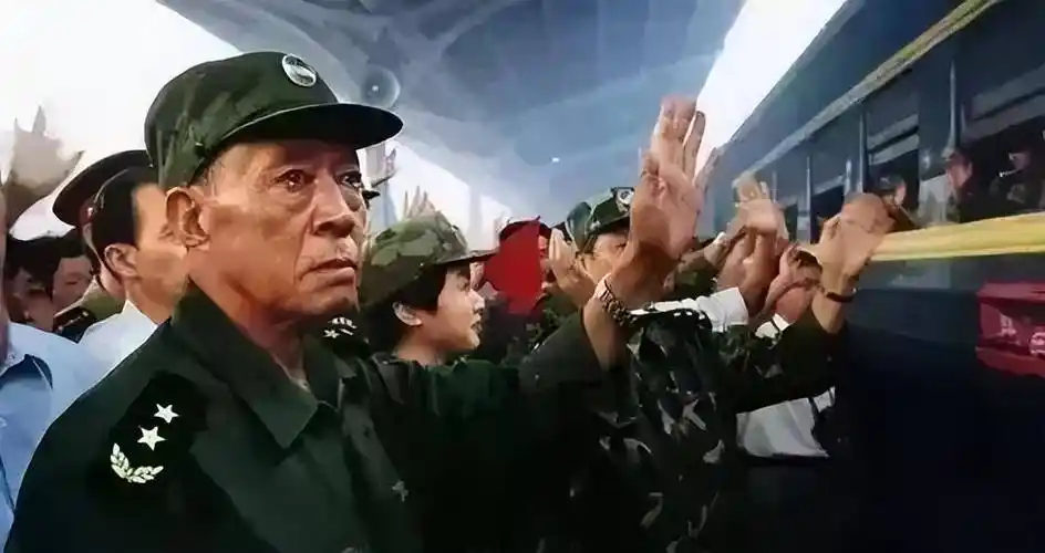 流泪指挥的将军已逝世5年,儿子如今是军队高干_董万瑞_董三榕_洪水