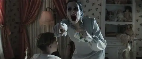 胆小慎点,经典恐怖片《潜伏2》的恐怖画面