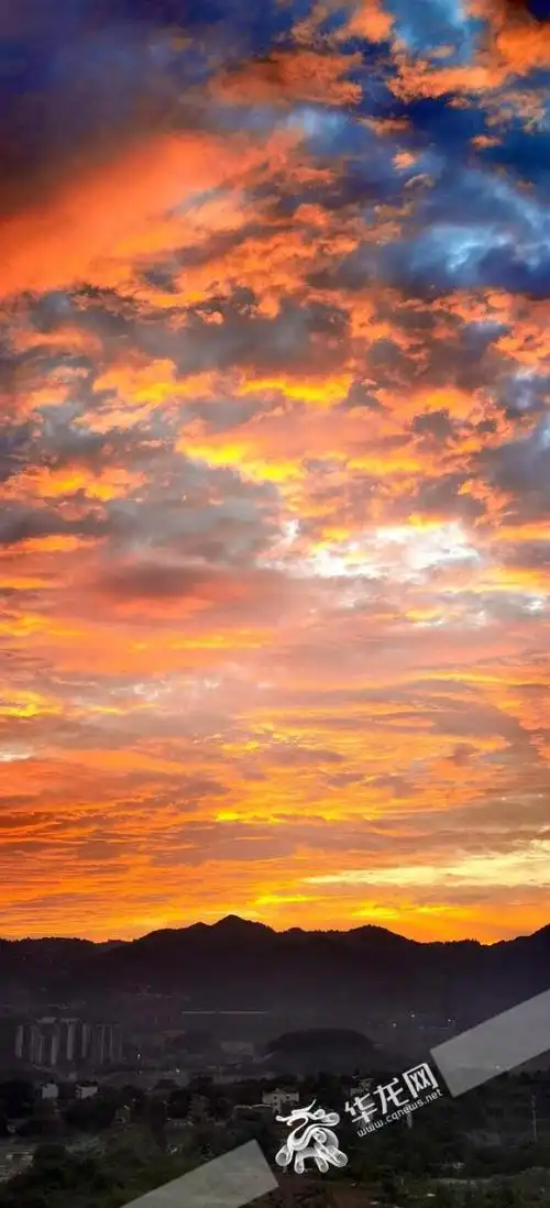 美爆了今天傍晚重庆的彩虹火烧云撩到你了吗