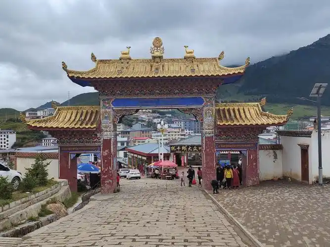 四川若尔盖,20年8月 写美篇四川阿坝藏族羌族自治州若尔盖县,郎木寺