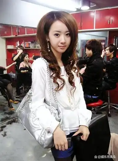 非主流时代女神程琳,霸屏qq空间,现今重出江湖,年近40却像少女
