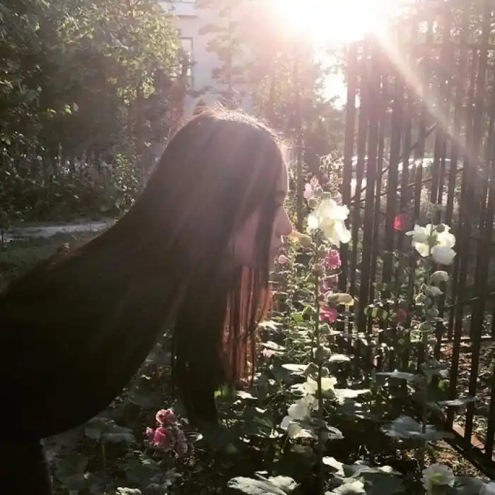 女生头像背影小清新你是我触摸不到的光